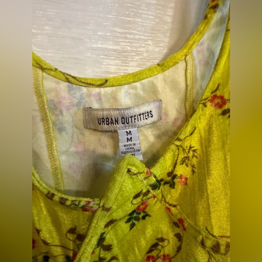 URBAN OUTFITTERS CARLYN TANK TOP MEDIUM - Picture 3 of 4